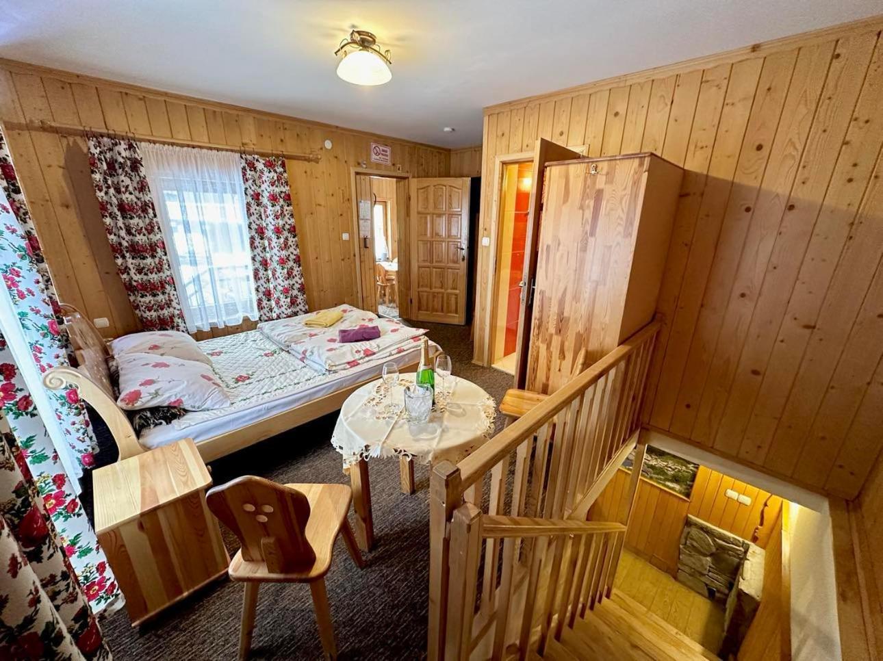 Wesoła Chatka - Krupówki 37a Zakopane Exterior foto
